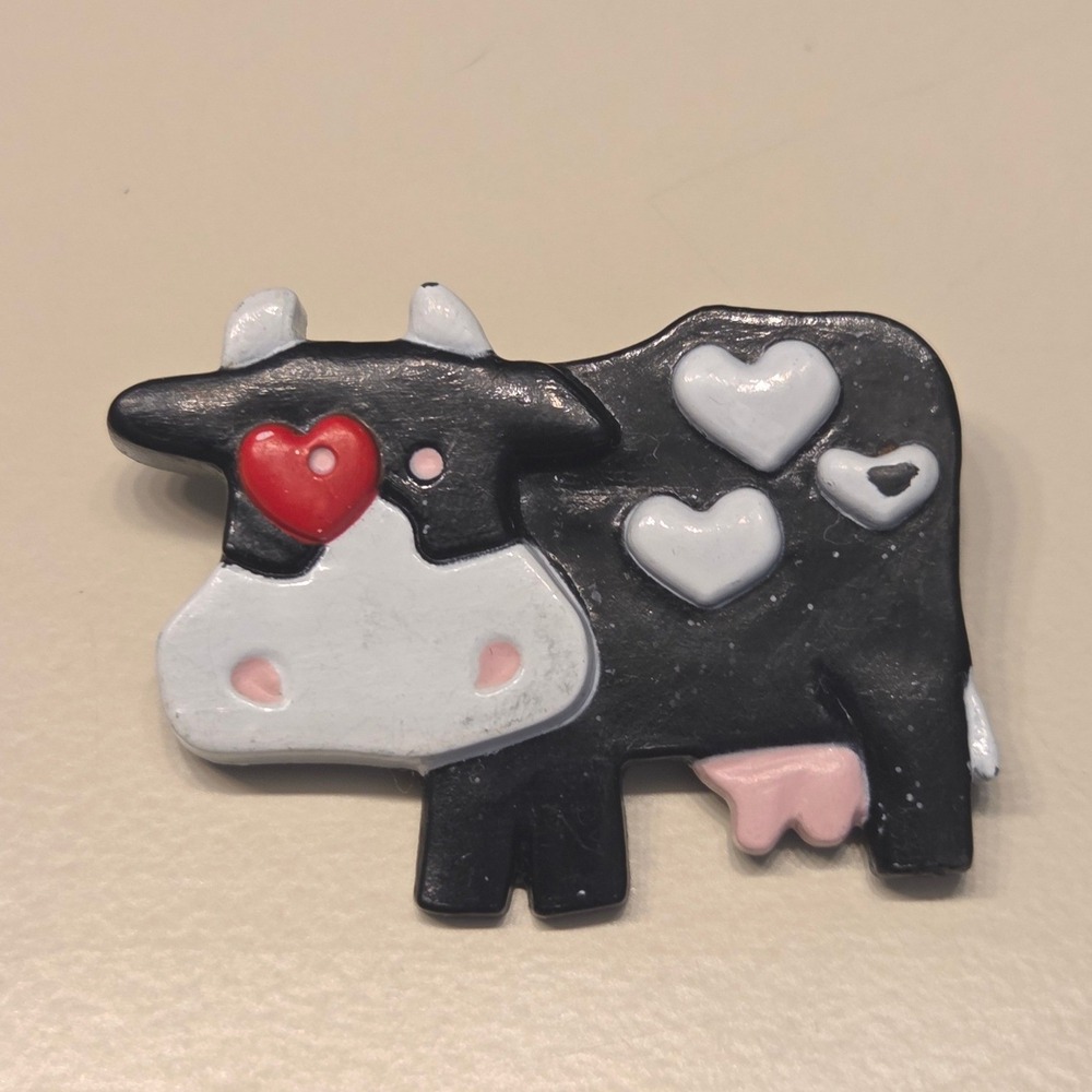 Vintage HALLMARK Cow Heart Pin Brooch Vintage 1989 Black White Pink Hearts‎ Cozy